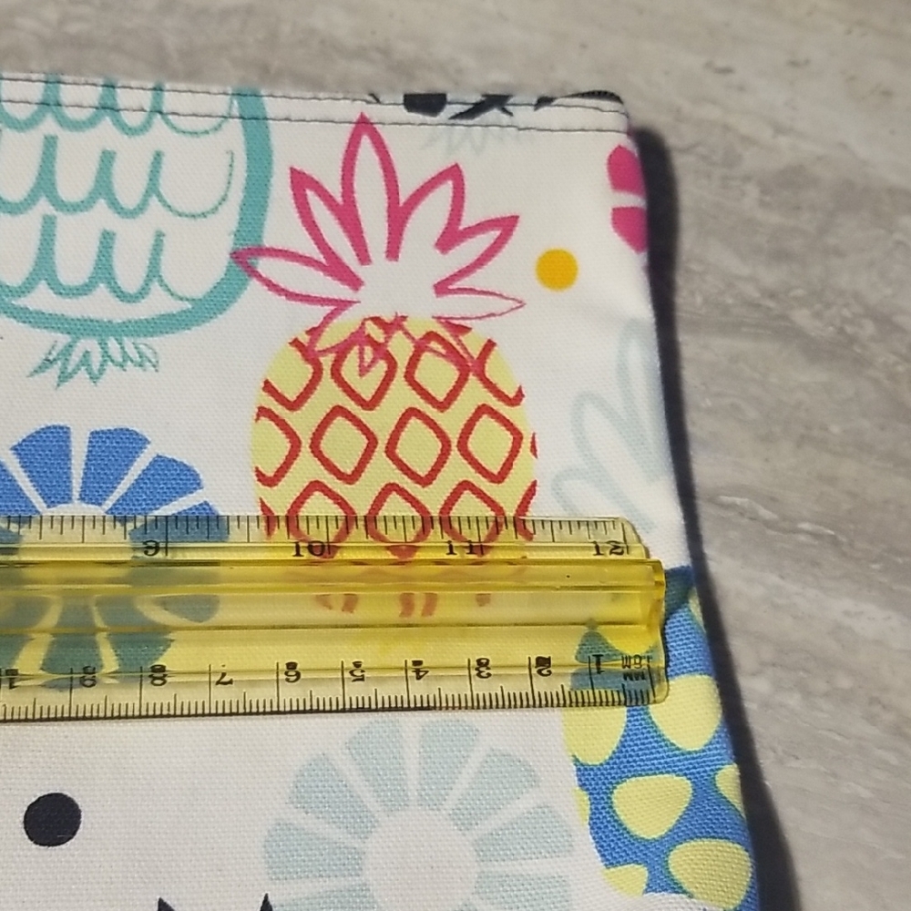 Thirty-One Colorful Pouch - Picture 5 of 6